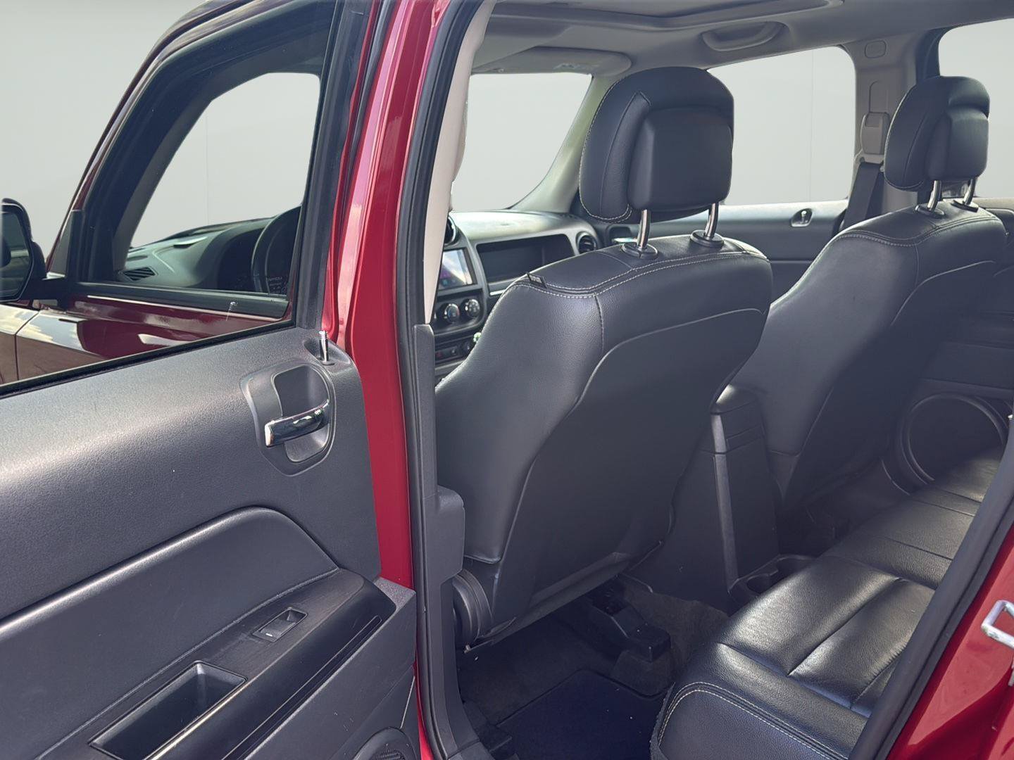 Used 2016 Jeep Patriot High Altitude FWD image 12