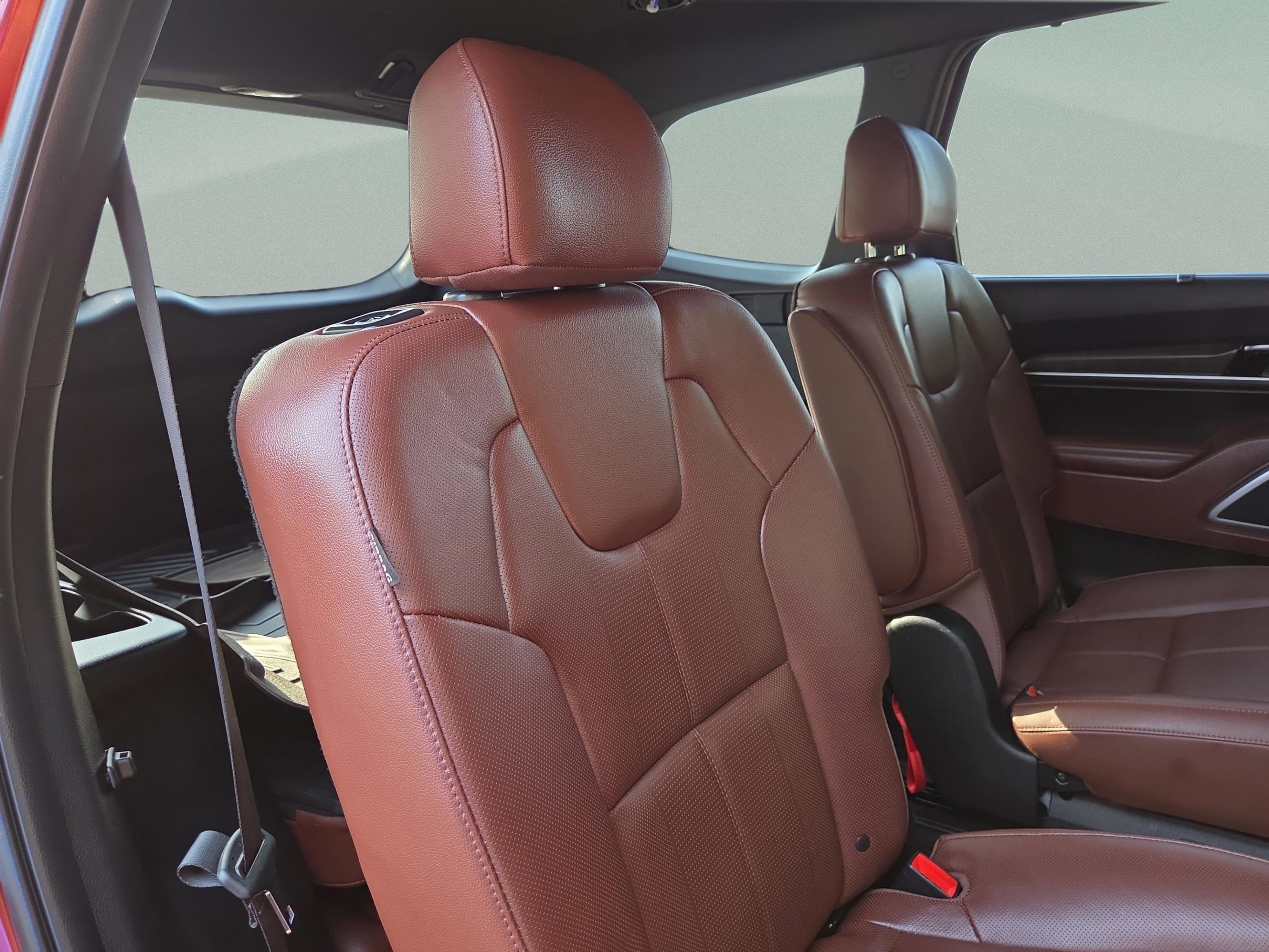 Used 2023 Kia Telluride EX w/ EX Captain's Chair Package image 36