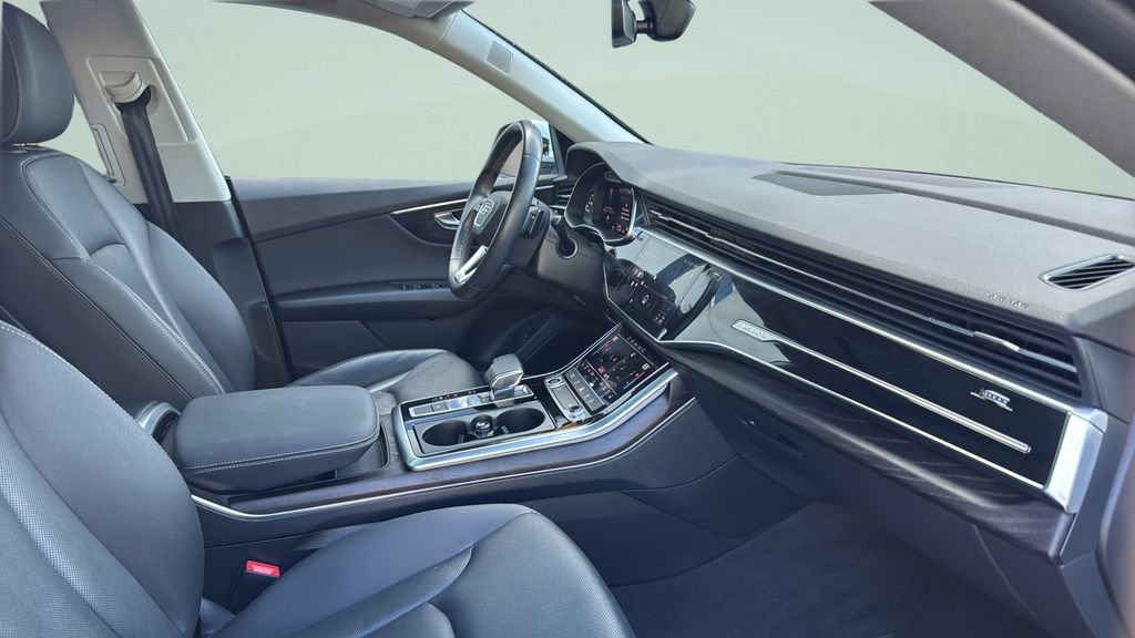 Used 2022 Audi Q8 Premium Plus AWD/4WD image 36