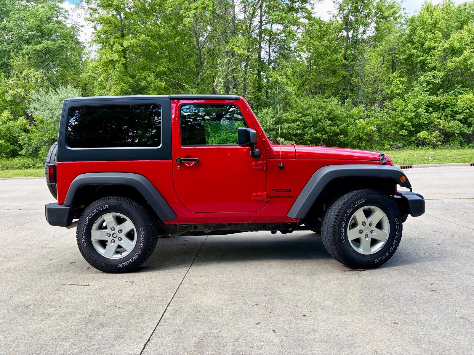 Used 2018 Jeep Wrangler Sport AWD/4WD image 7