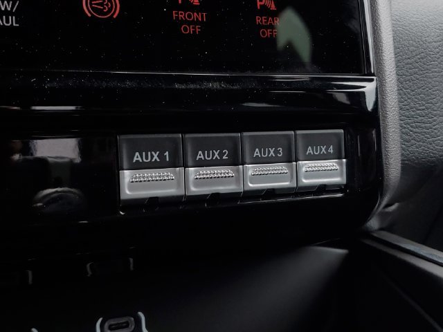 New 2026 RAM 3500 Laramie AWD/4WD image 32