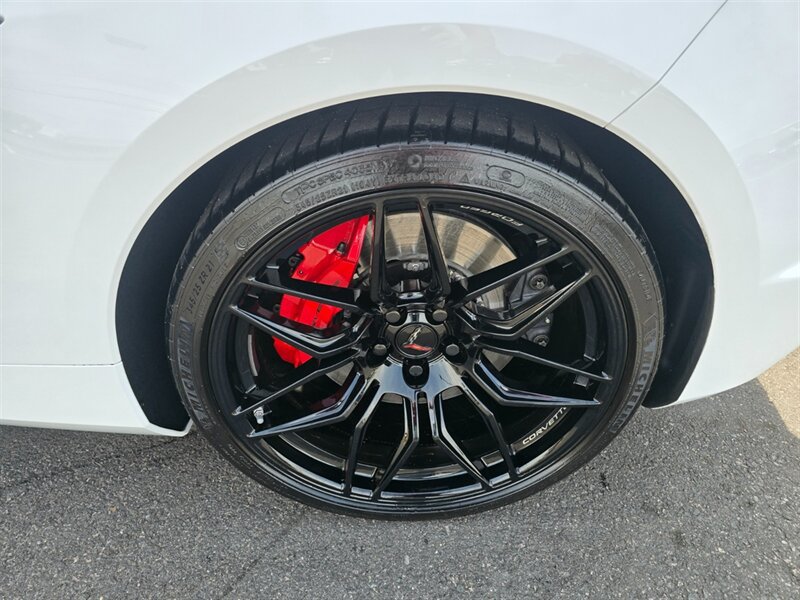 Used 2026 Chevrolet Corvette Z06 w/ Stealth Interior Trim Package RWD image 39