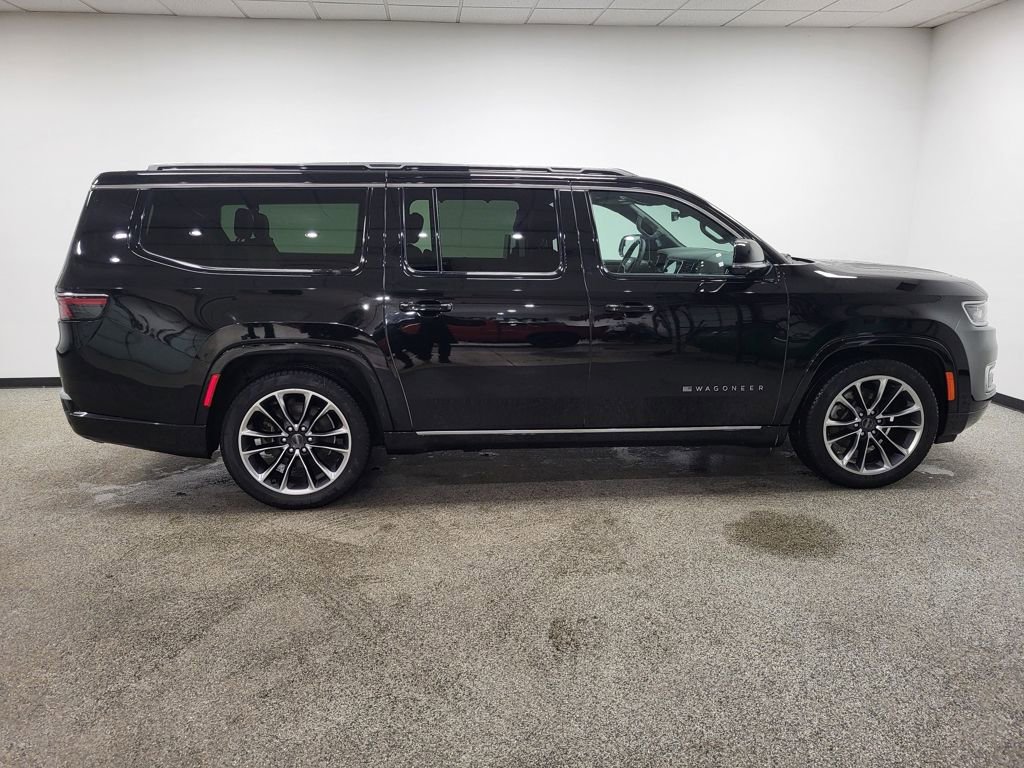 Used 2024 Jeep Wagoneer L Series III w/ Premium Group I image 10