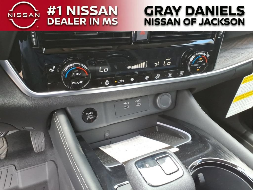 New 2026 Nissan Rogue Platinum AWD/4WD image 18