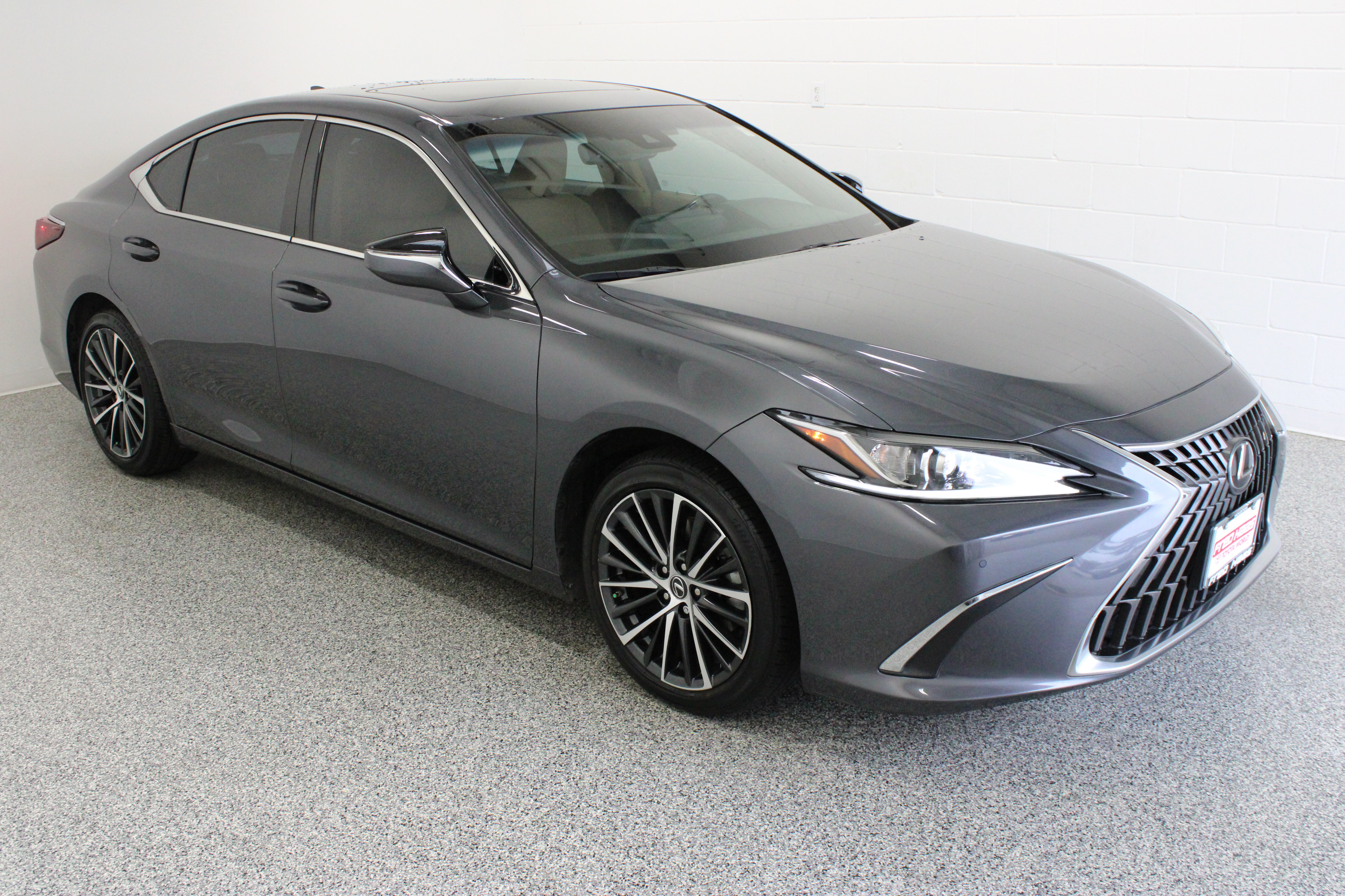 Used 2022 Lexus ES 350 w/ Premium Package FWD image 4