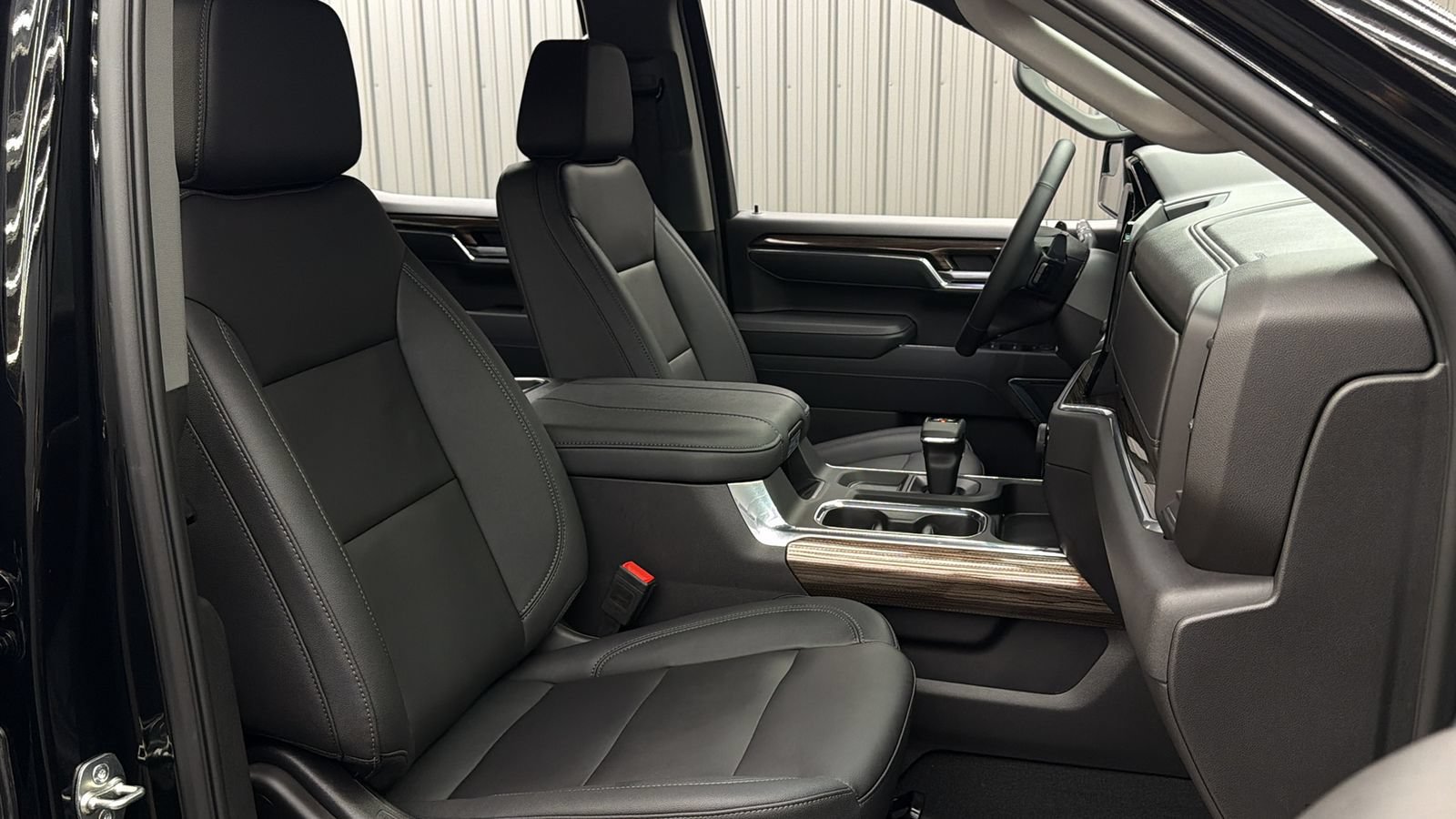 Used 2025 Chevrolet Silverado 1500 RST w/ Convenience Package II AWD/4WD image 39