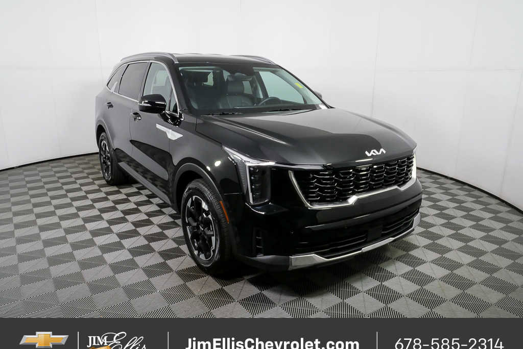 Used 2025 Kia Sorento S image 1