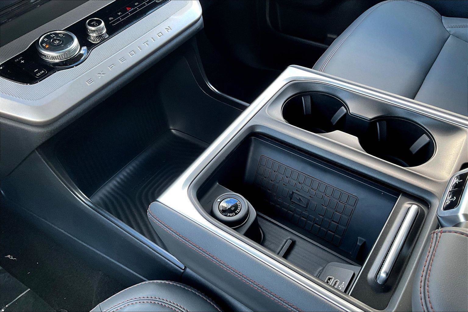 New 2025 Ford Expedition Max Active image 12