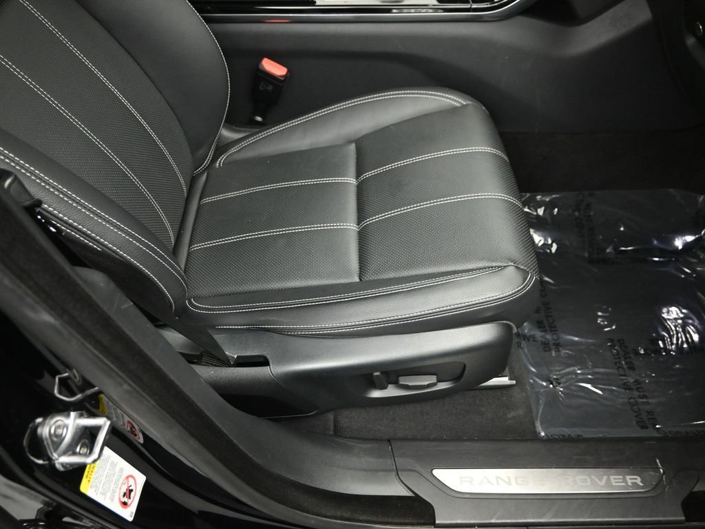 Used 2019 Land Rover Range Rover Velar S image 31