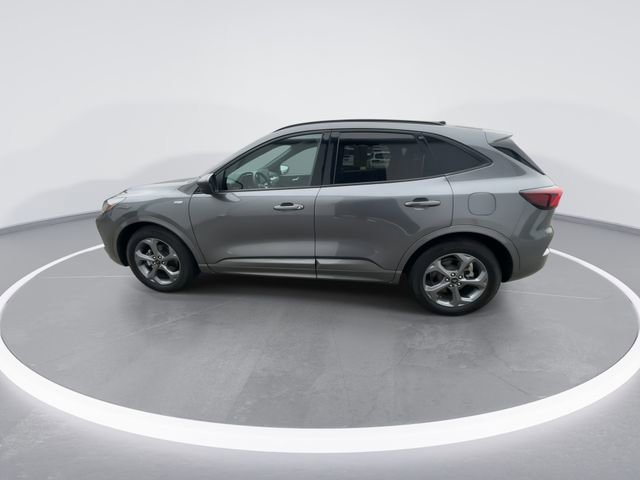 Used 2023 Ford Escape ST-Line w/ Tech Pack #1 FWD image 5