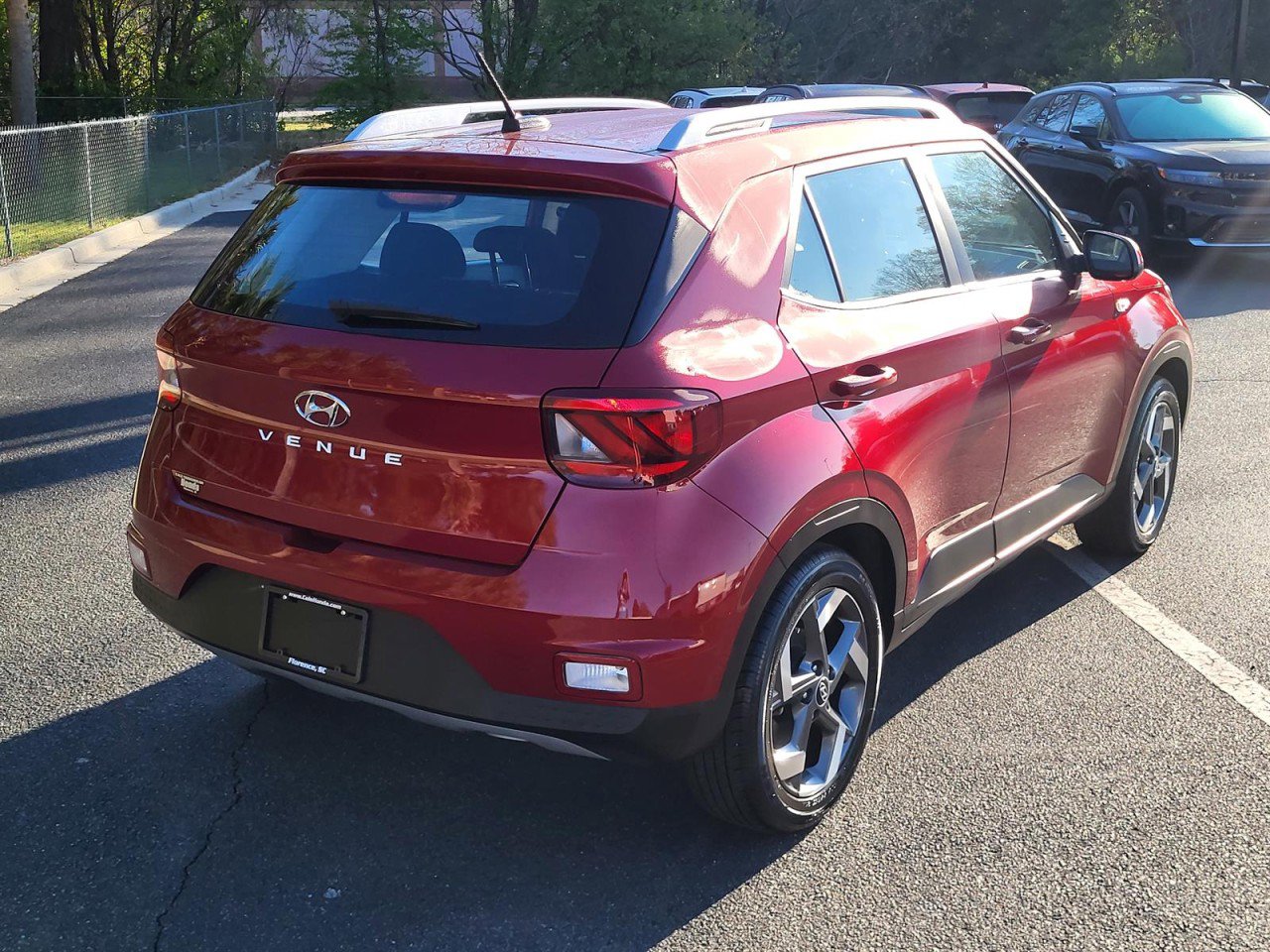 Used 2025 Hyundai Venue SEL image 2