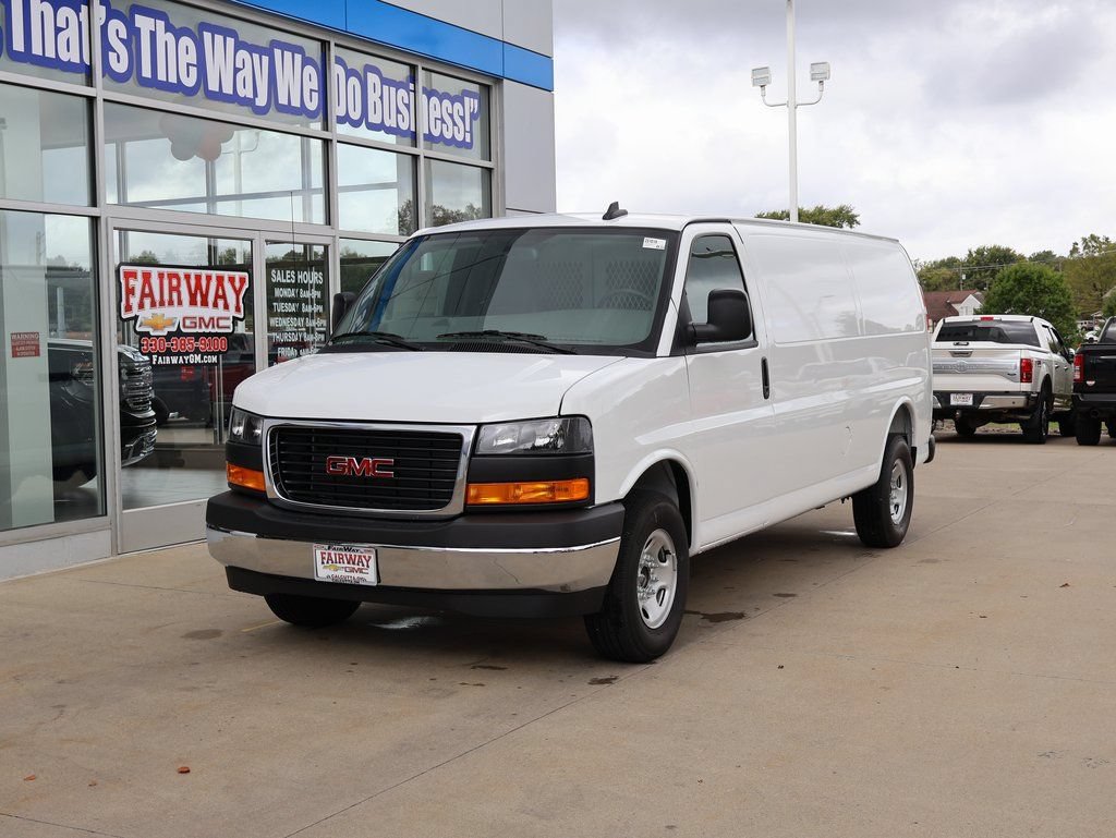 New 2025 GMC Savana 3500 Extended w/ Driver Convenience Package RWD image 7