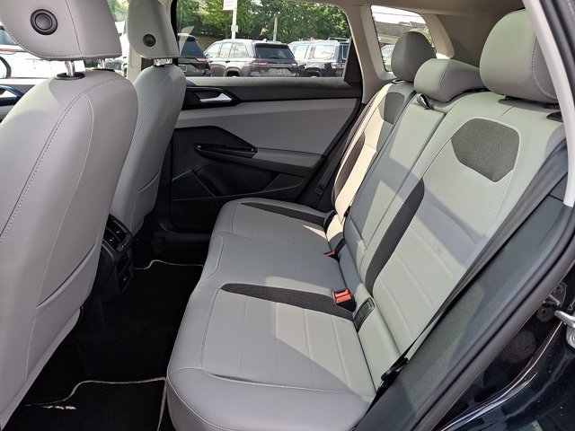 Certified 2023 Volkswagen Taos SE w/ Panoramic Sunroof Package AWD/4WD image 13