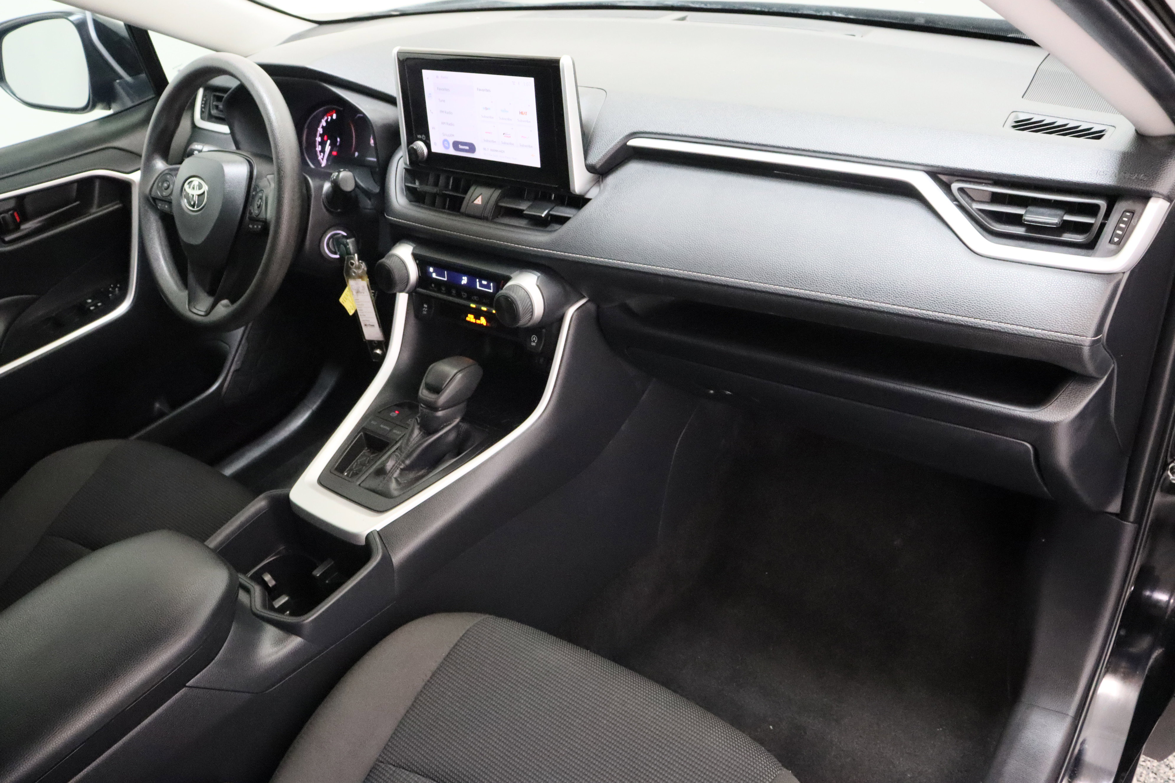 Used 2025 Toyota RAV4 LE FWD image 32