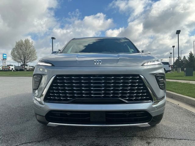 Used 2025 Buick Enclave Avenir w/ Super Cruise Package image 7