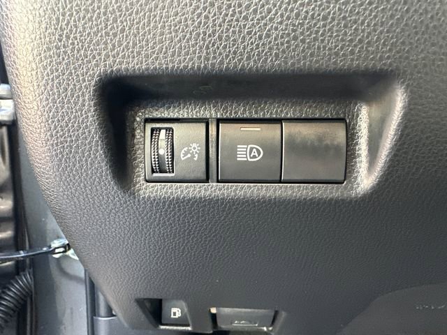 Used 2025 Toyota RAV4 LE image 31