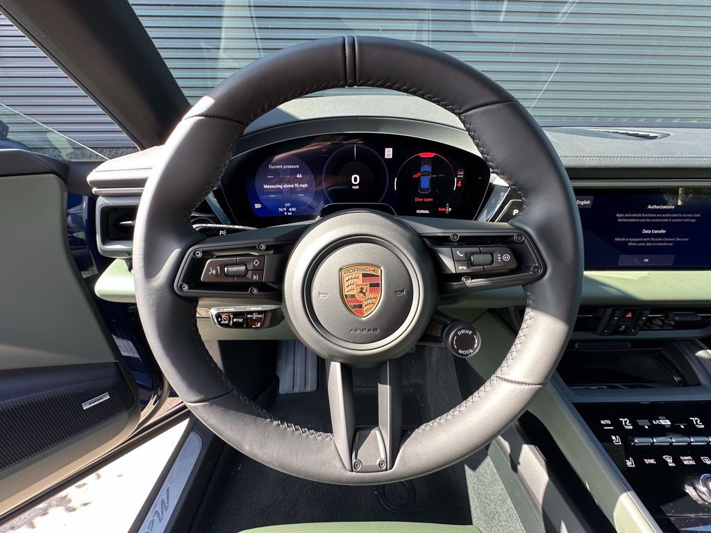 Used 2026 Porsche Macan 4 Electric AWD/4WD image 16