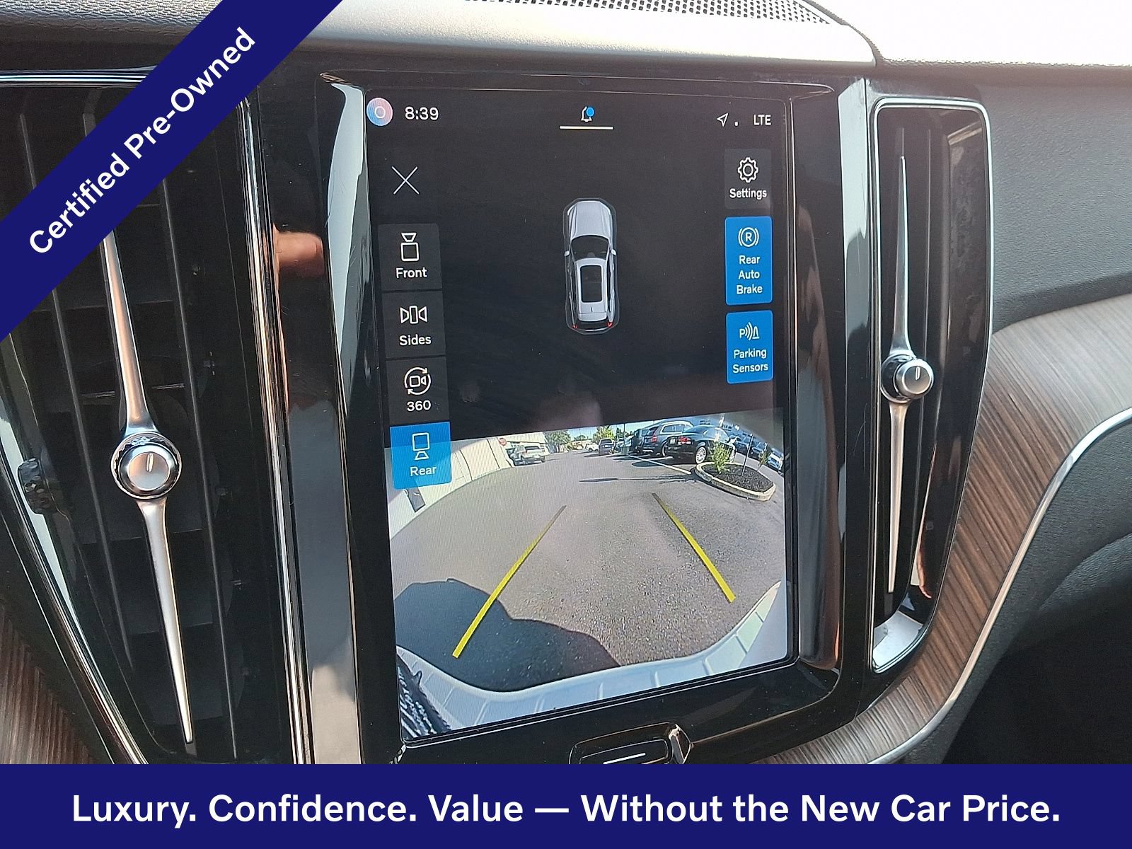 Certified 2022 Volvo XC60 B5 Momentum w/ Advanced Package AWD/4WD image 19