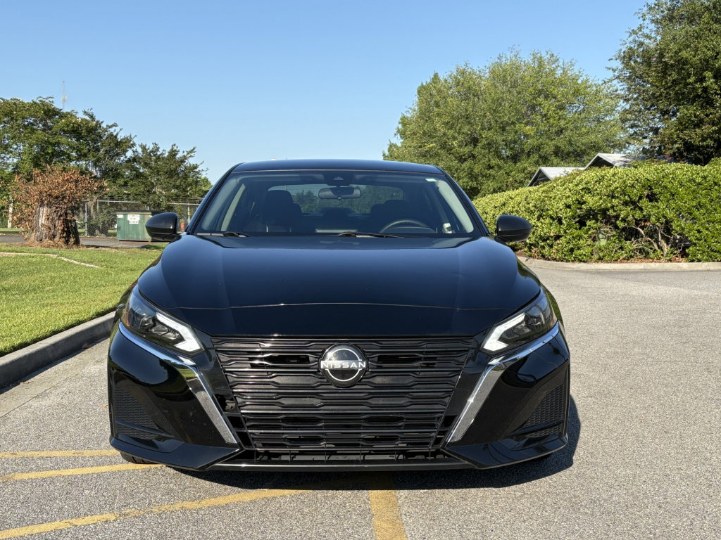 Certified 2024 Nissan Altima 2.5 SV FWD image 3