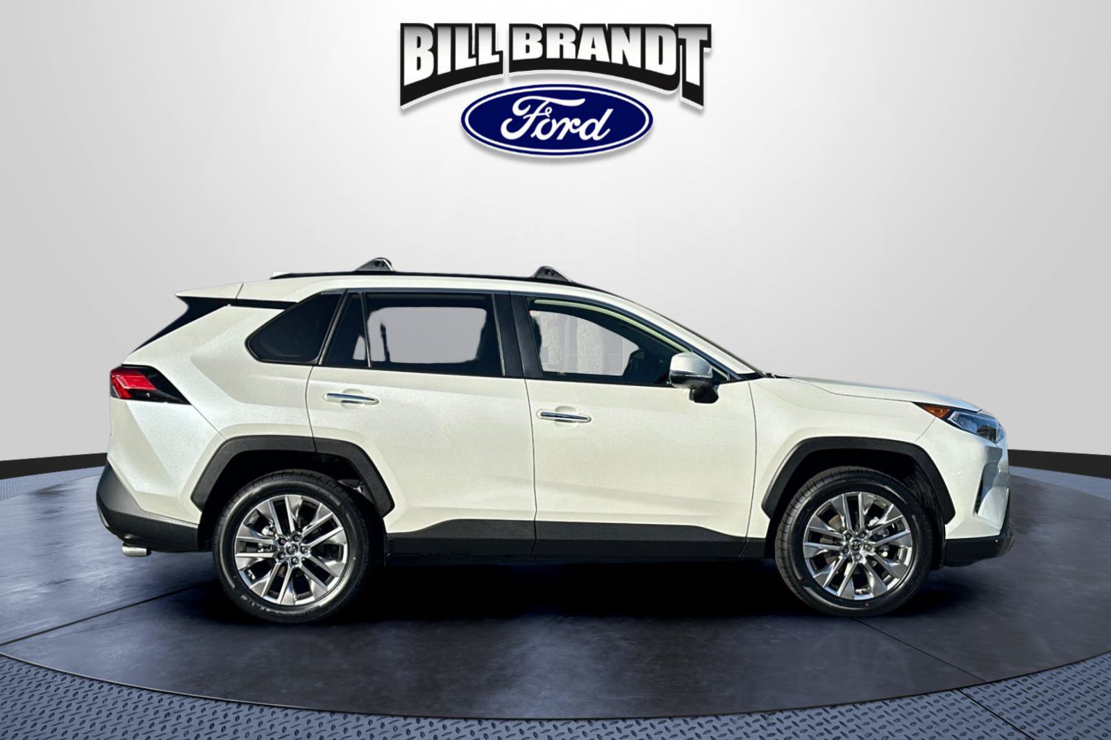 Used 2019 Toyota RAV4 Limited w/ Advanced Technology Package AWD/4WD image 2