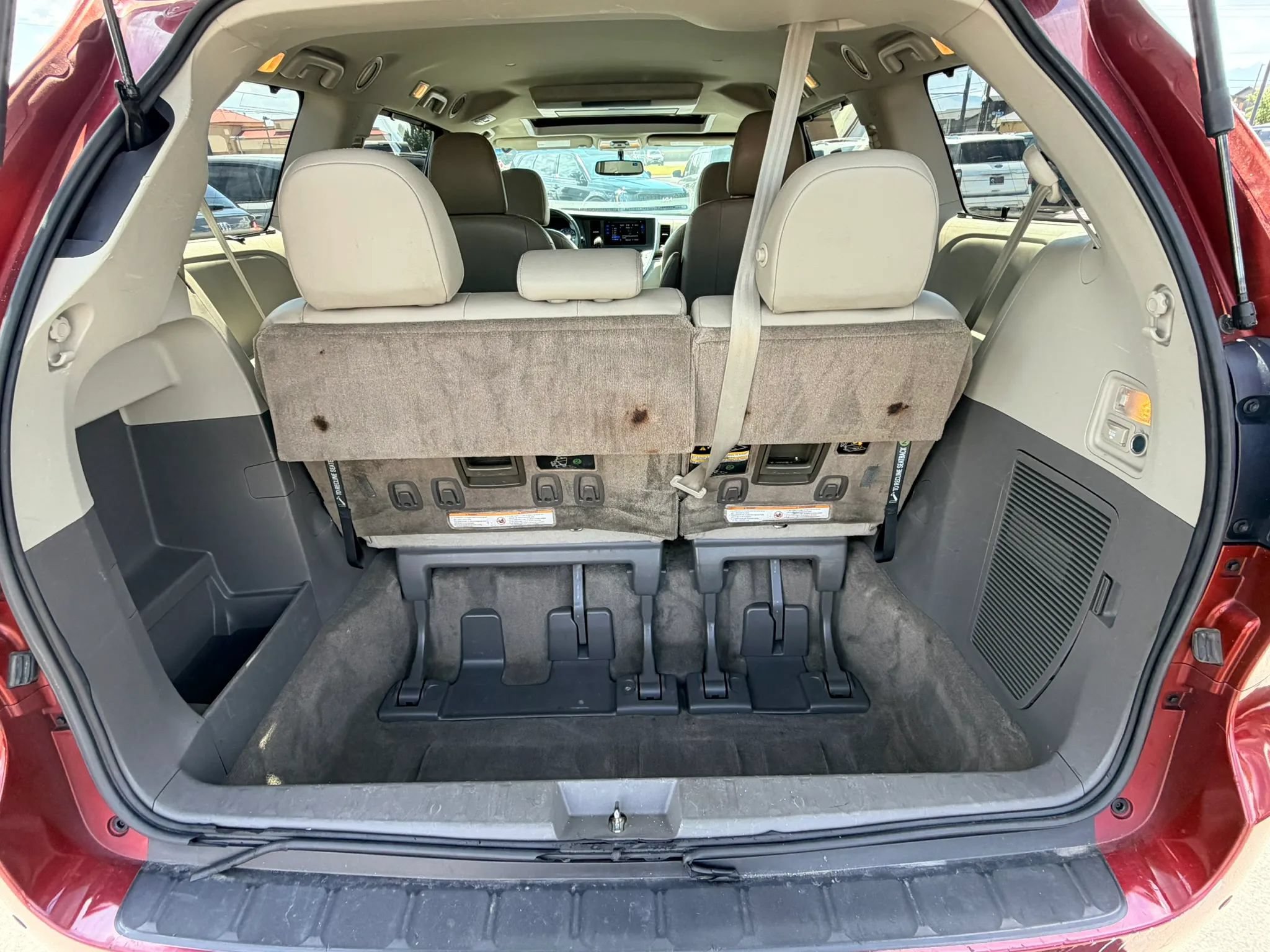 Used 2015 Toyota Sienna XLE w/ Entertainment Package FWD image 21