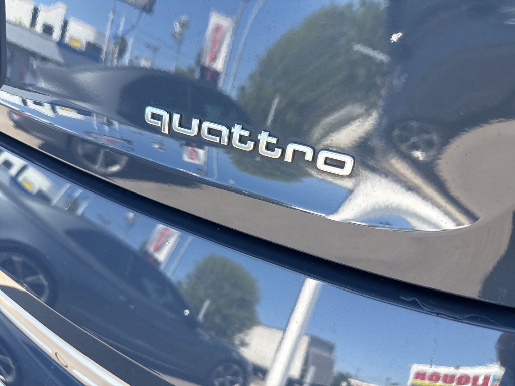 Used 2020 Audi e-tron Prestige w/ Prestige Package image 5