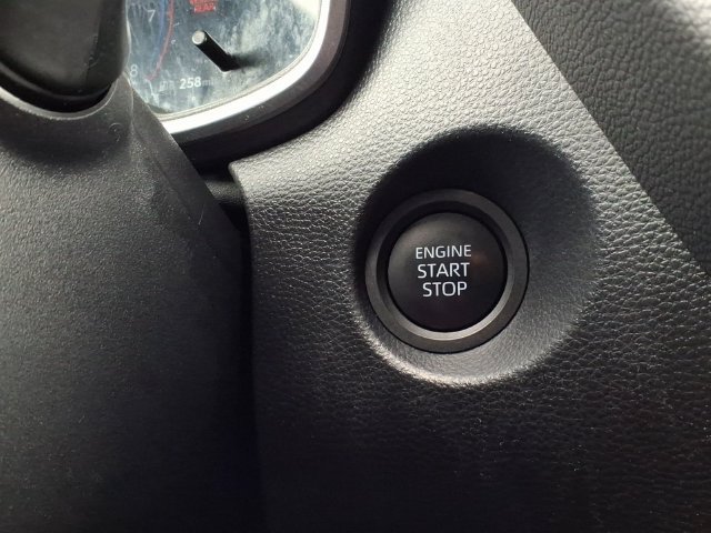 Certified 2025 Toyota Corolla Cross XLE FWD image 22