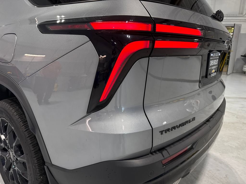 New 2026 Chevrolet Traverse LT w/ Midnight/Sport Edition FWD image 55