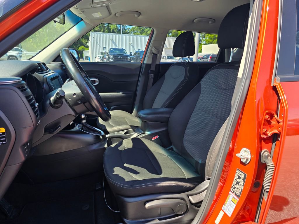 Used 2019 Kia Soul + FWD image 9