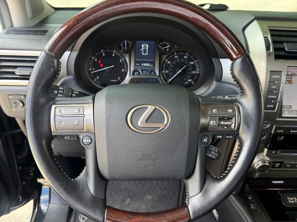 Used 2017 Lexus GX 460 Luxury AWD/4WD image 18