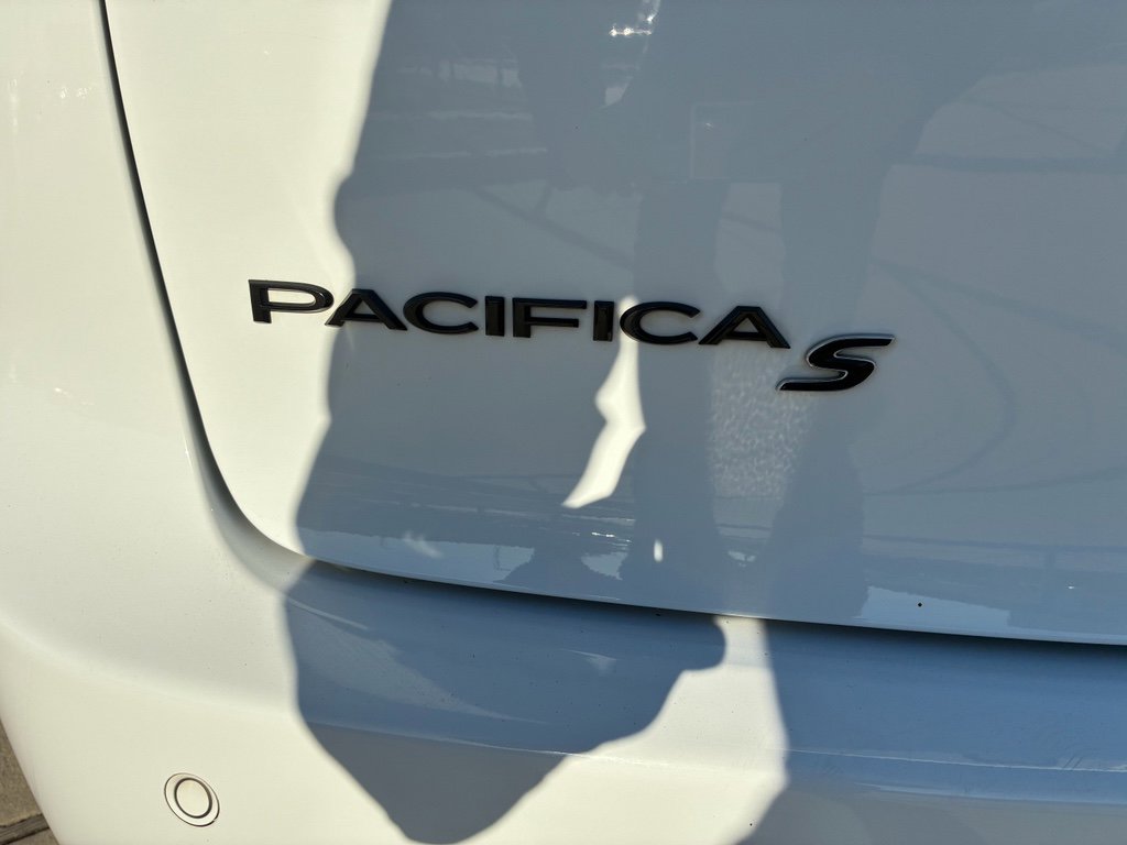 Used 2020 Chrysler Pacifica Touring-L Plus image 30
