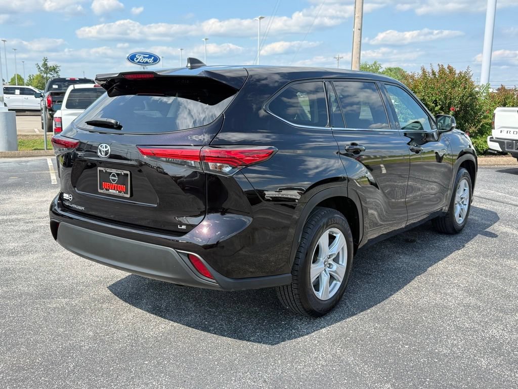 Used 2022 Toyota Highlander LE FWD image 46