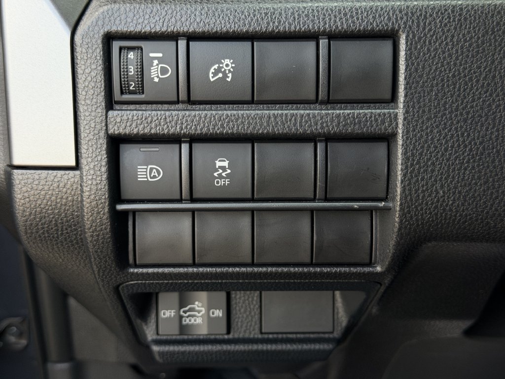 Used 2025 Toyota Tacoma SR5 AWD/4WD image 24