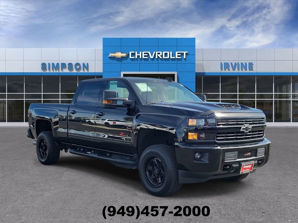 Used 2019 Chevrolet Silverado 2500 LT w/ Midnight Edition image 2
