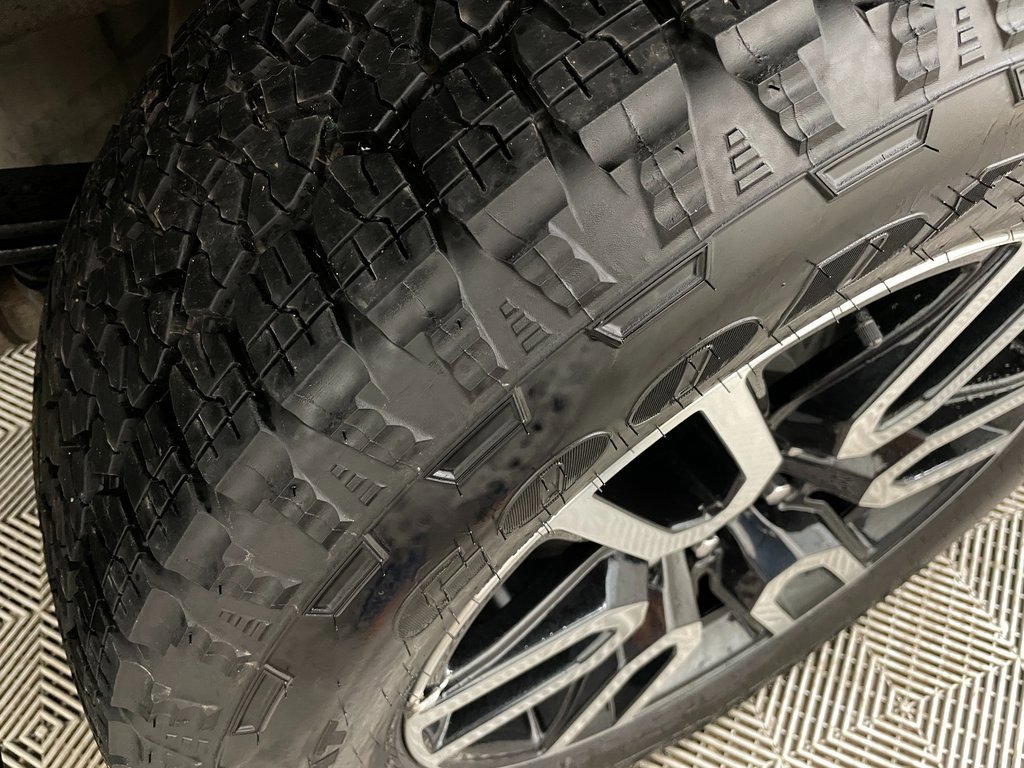 Certified 2025 GMC Sierra 1500 AT4 w/ AT4 Premium Package image 58