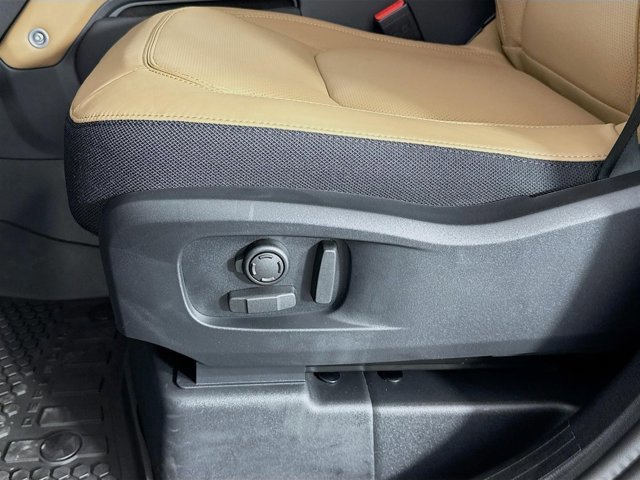 Used 2025 Land Rover Defender 110 V8 image 22