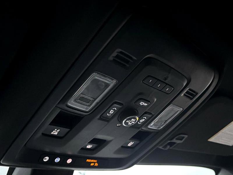 Used 2021 Chevrolet Suburban High Country w/ Premium Package image 25