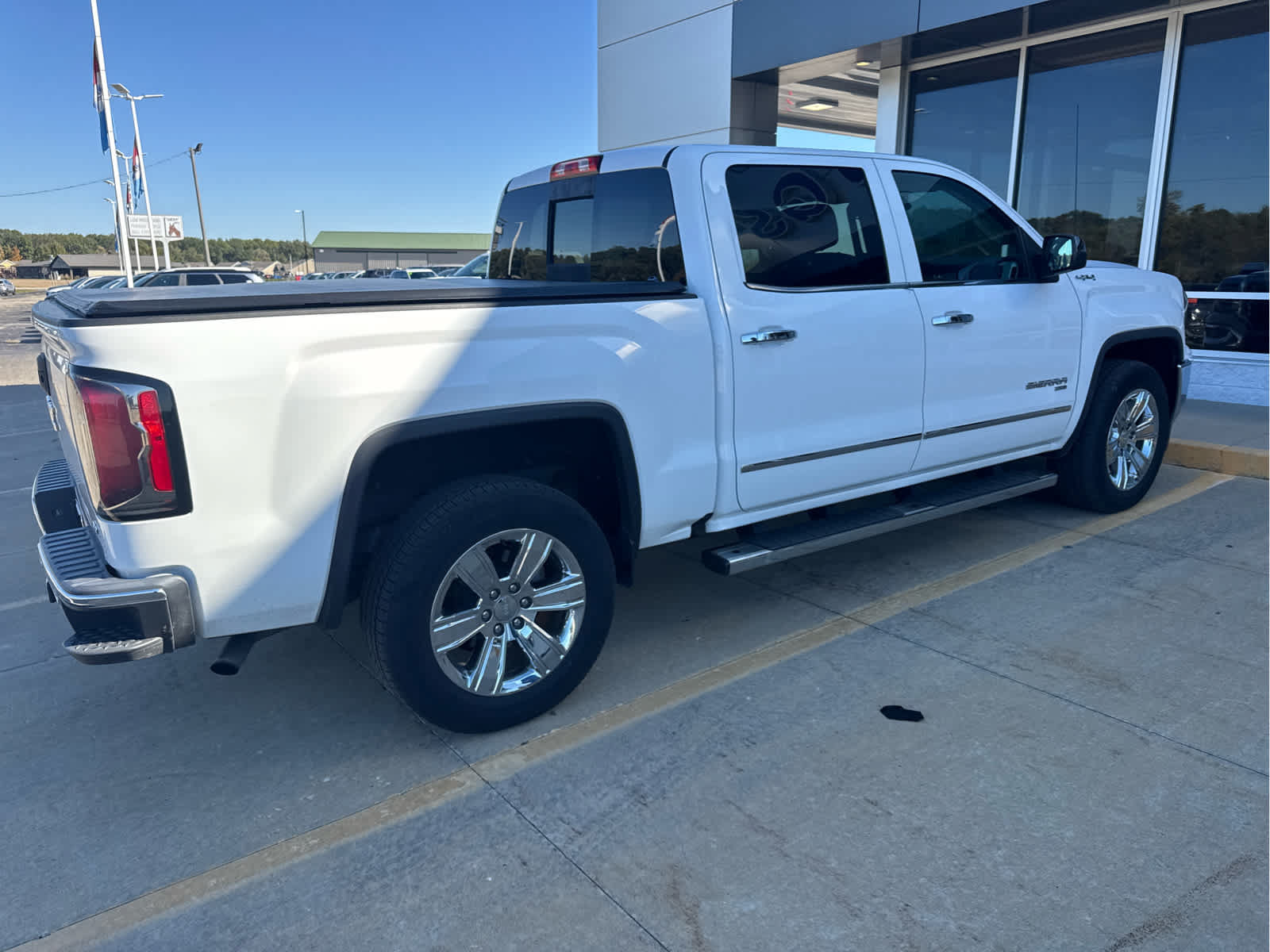 Used 2018 GMC Sierra 1500 SLT AWD/4WD image 4