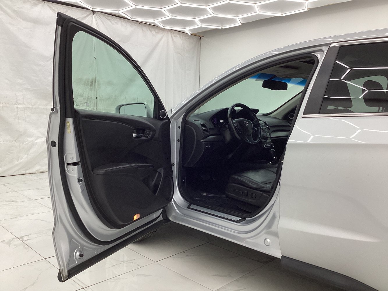 Used 2015 Acura RDX w/ Technology Package AWD/4WD image 16