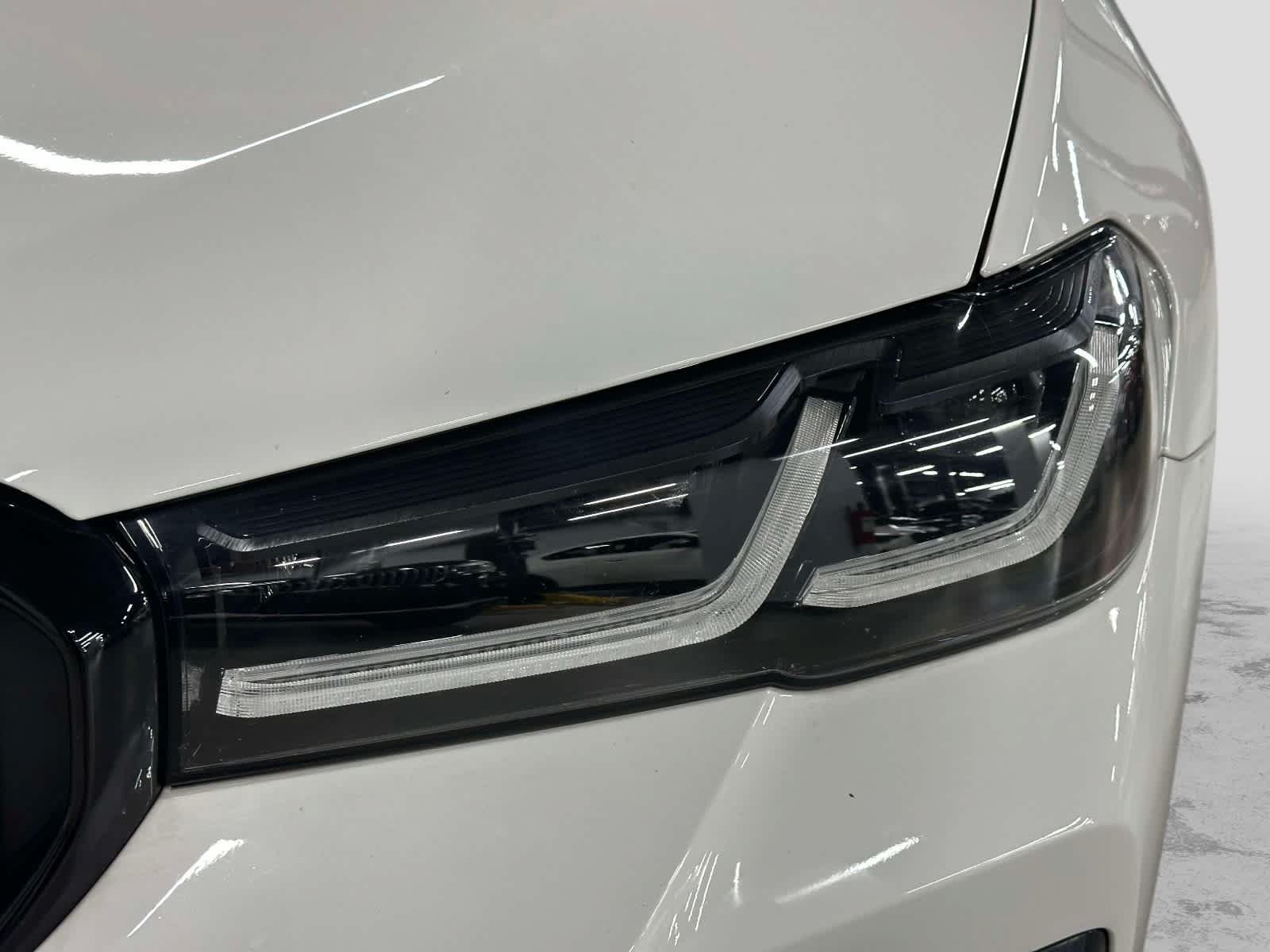 Used 2023 BMW 530i xDrive w/ M Sport Package AWD/4WD image 8