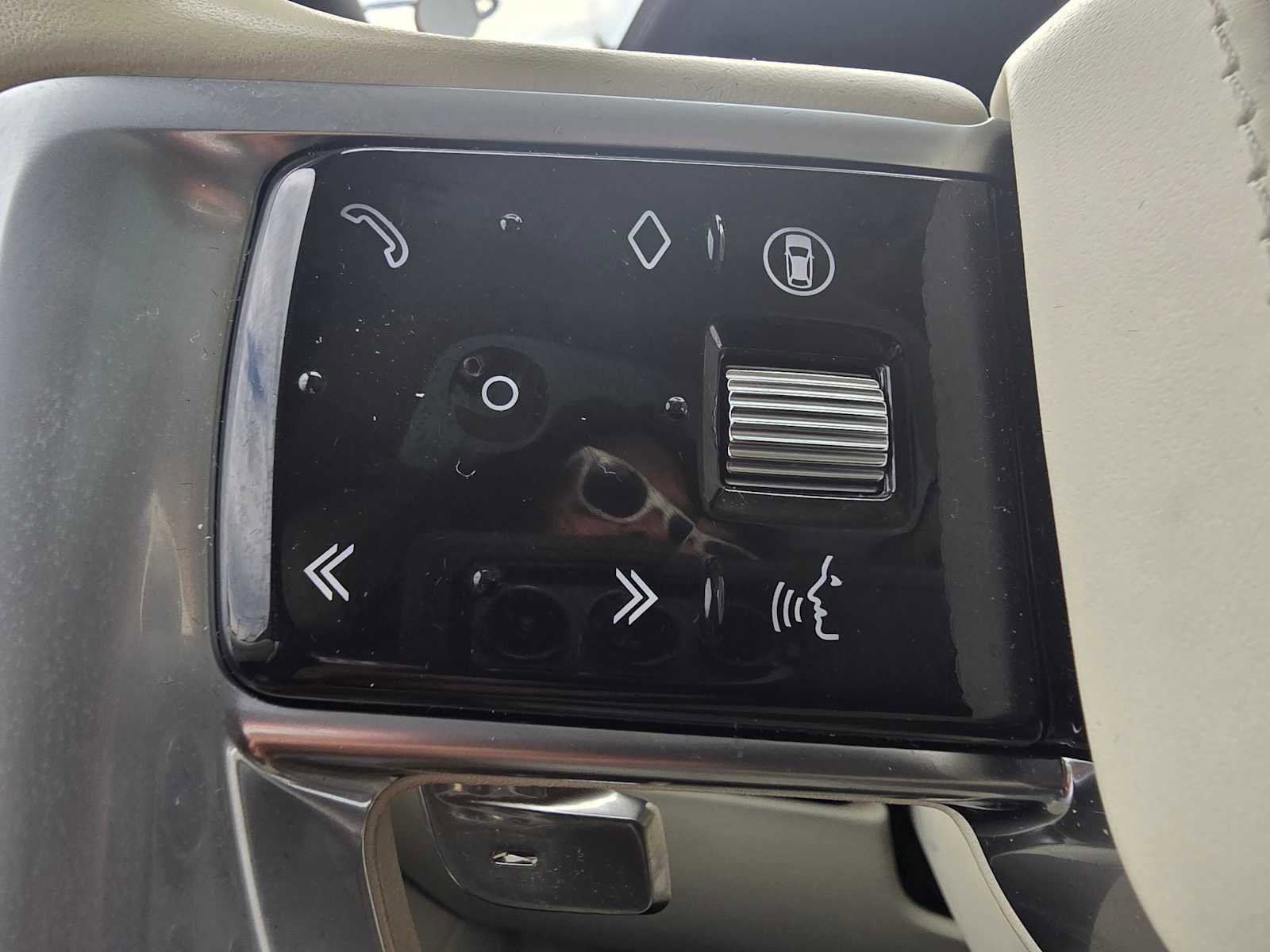 Used 2024 Land Rover Range Rover SE image 32