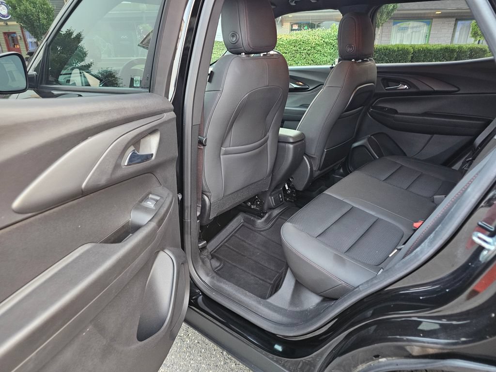Used 2023 Chevrolet TrailBlazer RS w/ Convenience Package AWD/4WD image 18