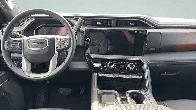 New 2026 GMC Sierra 2500 Denali w/ Denali Reserve Package image 17