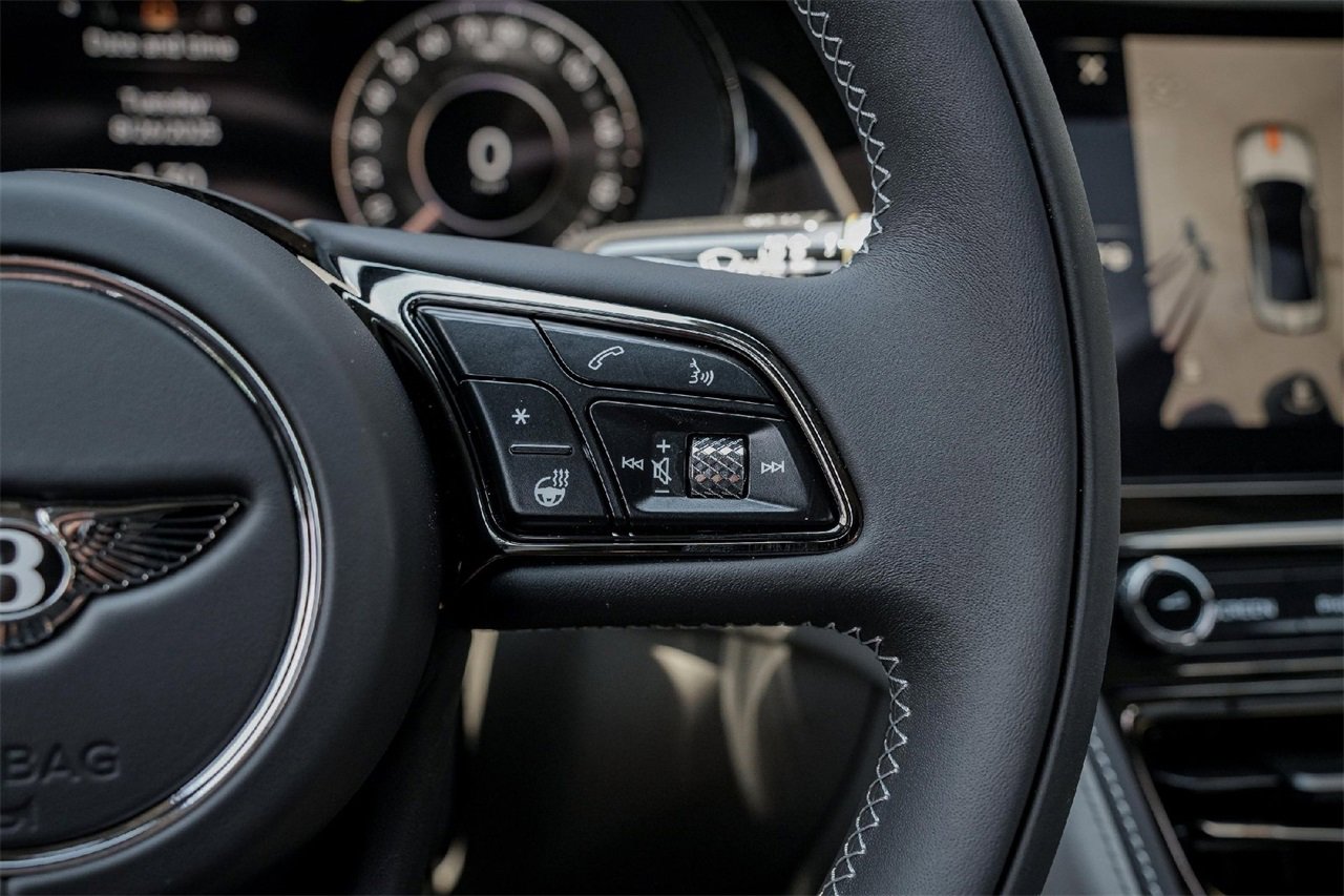 New 2025 Bentley Flying Spur Plug-In Hybrid image 24