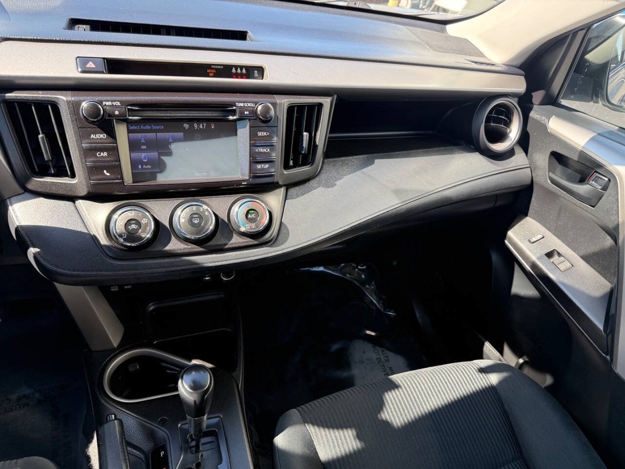 Used 2017 Toyota RAV4 LE w/ All Weather Liner Package FWD image 8