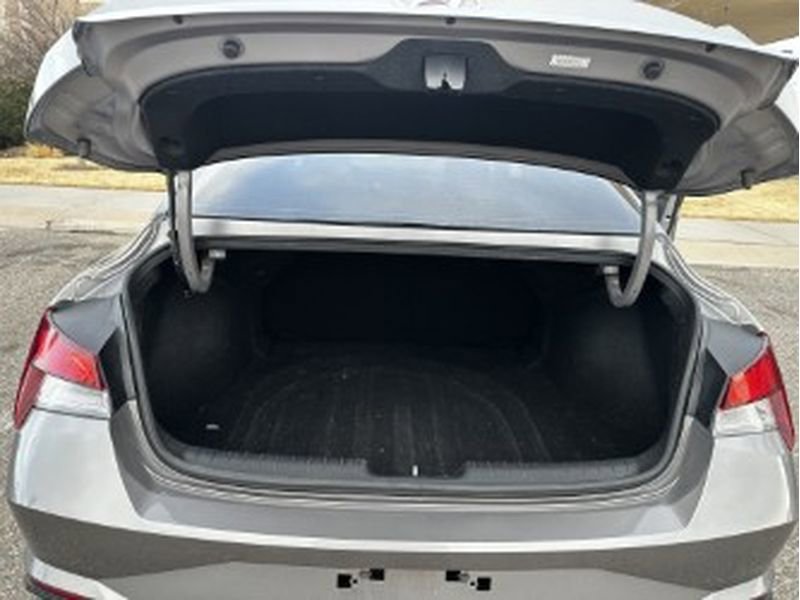 Used 2023 Hyundai Elantra SEL w/ Convenience Package image 20