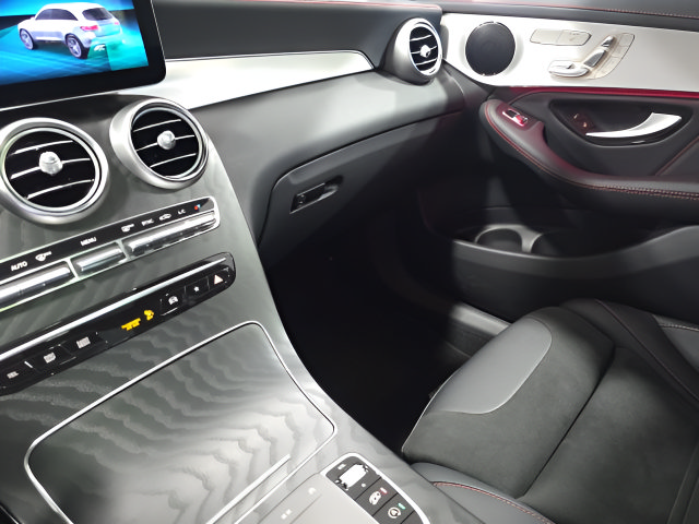 Used 2022 Mercedes-Benz GLC 43 AMG 4MATIC image 34