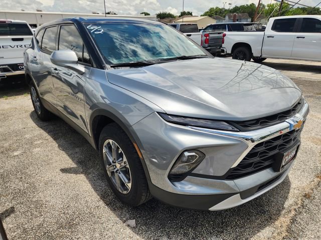 Used 2026 Chevrolet Blazer LT FWD image 1