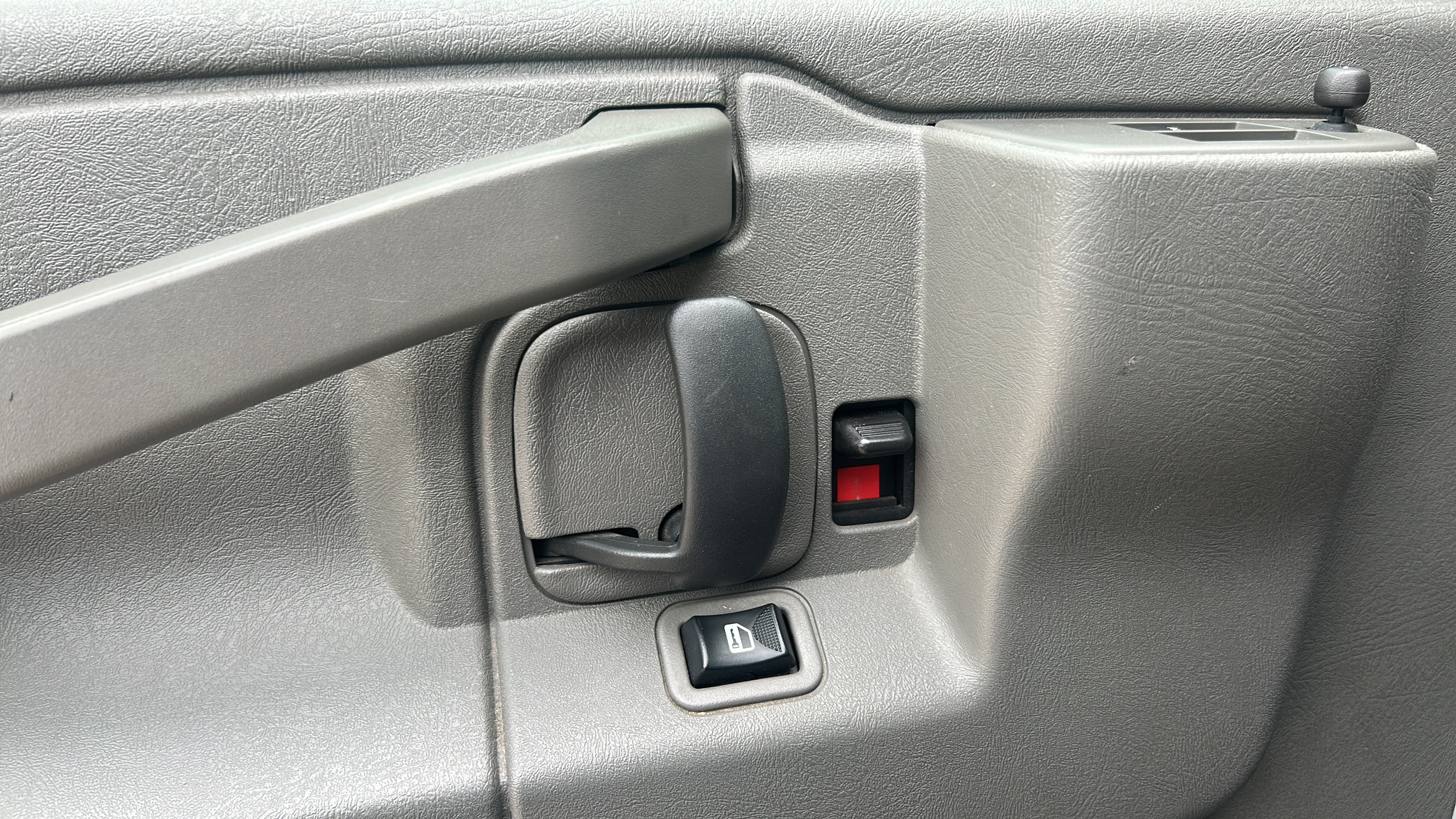 Used 2021 Chevrolet Express 2500 w/ Driver Convenience Package RWD image 17