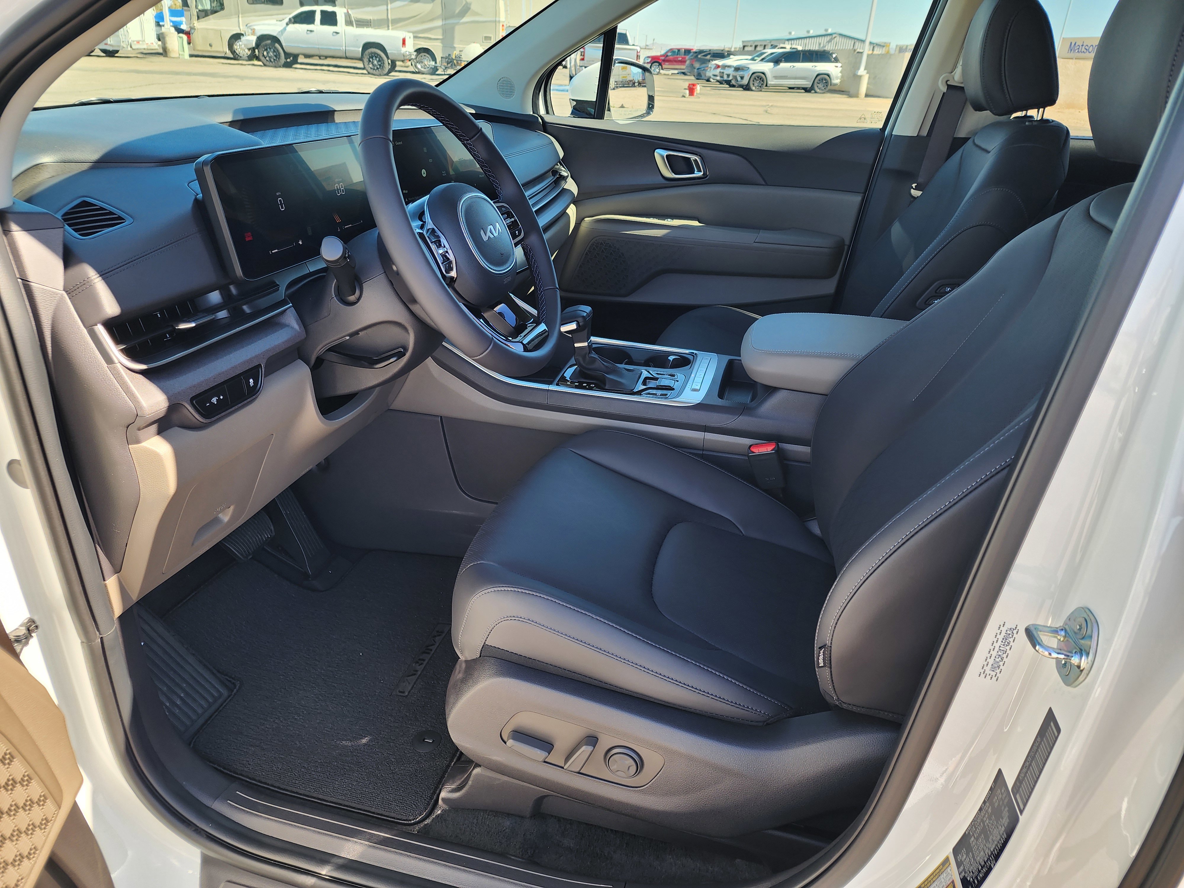 New 2026 Kia Carnival EX image 13